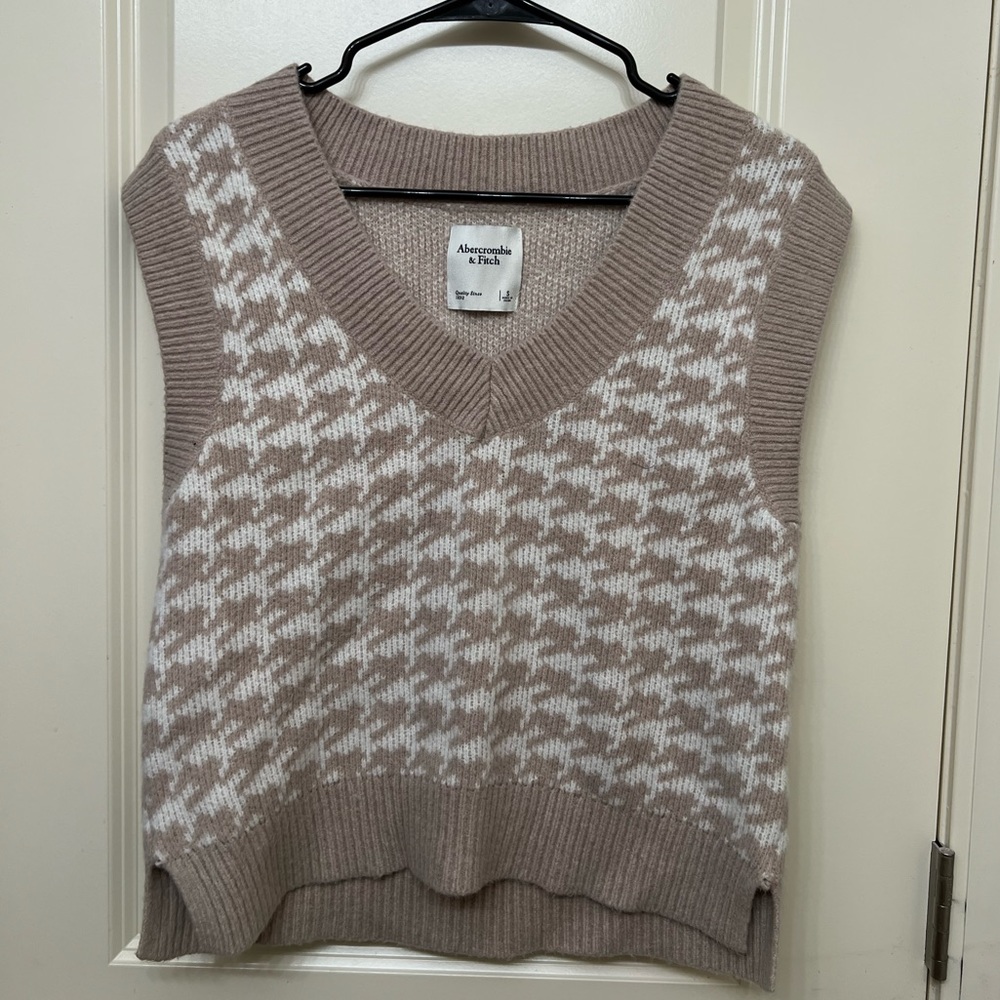 Abercrombie & Fitch Sweater Vest